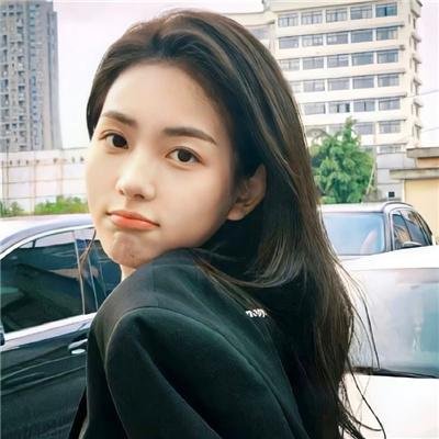 单车上的少女